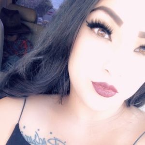 Meet your Posher, Yadira